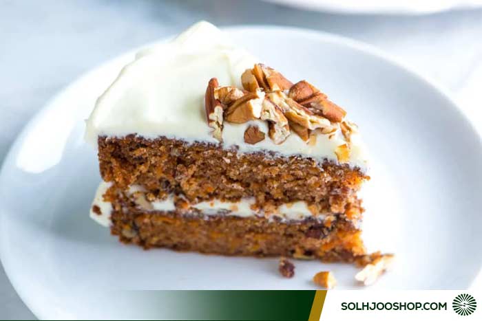 نمای نزدیک از بافت کیک هویج